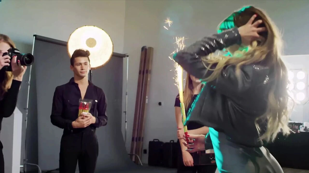 Deeper. Naomi & Ashley have intense threesome at photoshoot