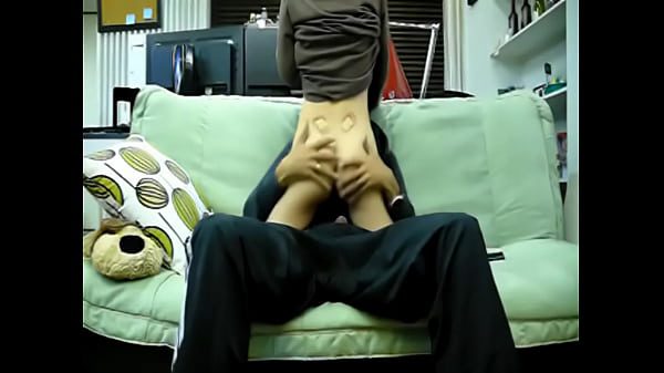 Asian Homemade – Newly married couple having fuck in sofa